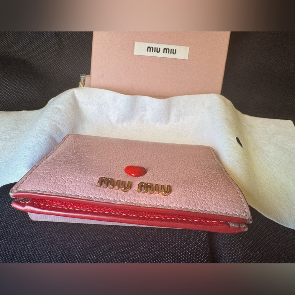 Miu Miu Pink LOVE Pebble Leather Wallet Discontinued Valentine Capsule - Picture 9 of 10